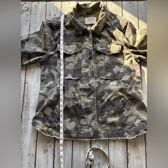 Ashley | 100% cotton | zip | button | frayed pockets | camouflage | jacket | L - Picture 3 of 12
